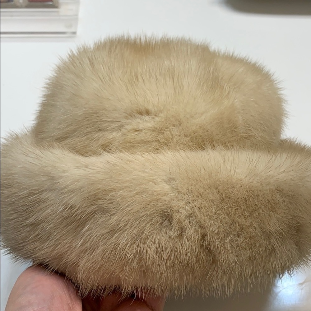 VINTAGE CHAMPAGNE MINK HAT